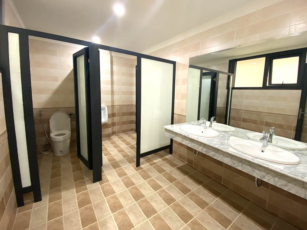 Cho Thuê Tòa Văn Phòng 9 Tầng MP Nguyễn Khang.Vị trí đắc địa. DT 160m2.MT 9m. Giá 300tr/th - Ảnh 4